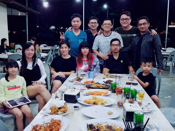 bersama teman2 alumni SMP dan SMA