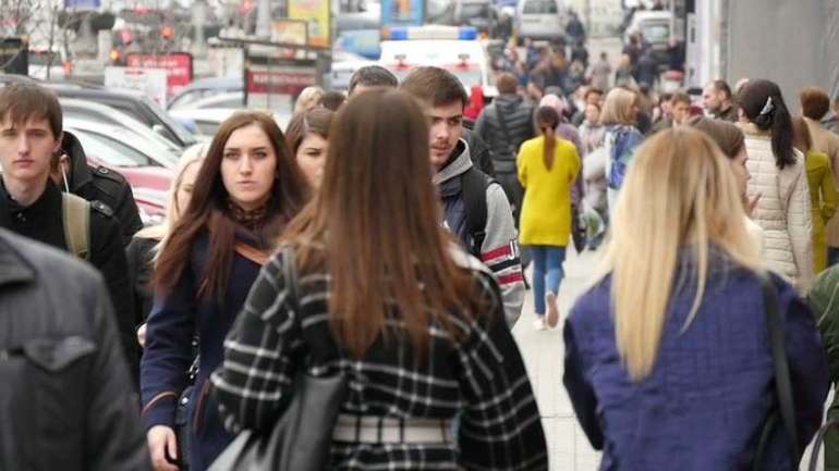 Ilustrasi: Perempuan-perempuan muda Rusia di Jalan Arbat, Moskow (Sumber: Shutterstock)