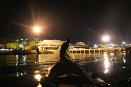 Suasana salah satu sisi Pelabuhan Tenau, Kupang, NTT, di malam hari (Foto: Dok. Pribadi)