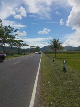 Labuah luruih atau jalan raya yang lurus di Padang Tarok (Padang Tarok Center).