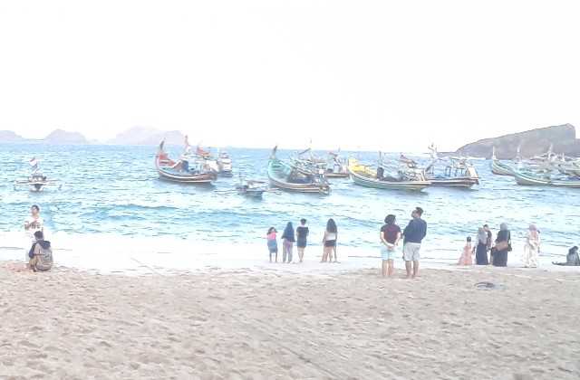 Pantai Papuma yang elok (Dokumentasi Pribadi)