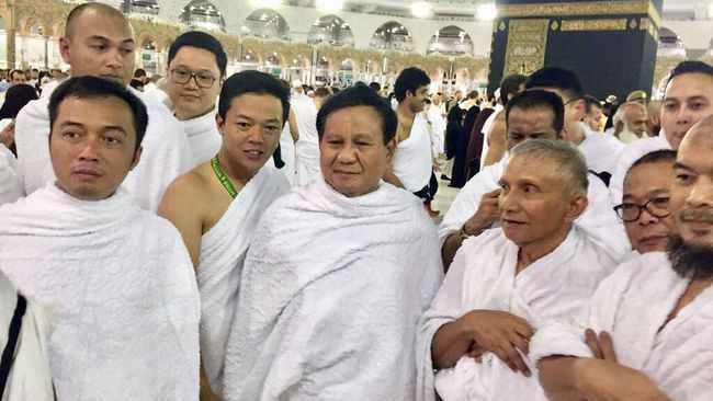 Prabowo dan Amien Rais di Mekkah (foto: ist --news.okezone.com)