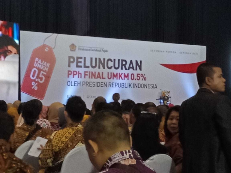 Presiden Republik Indonesia Joko Widodo meluncurkan PPh Final UMKM sebesar 0,5 persen (22/6). Tarif ini telah berubah dari sebelumnya 1 persen. Kebijakan tersebut diharapkan mampu meningkatkan daya saing global UMKM Indonesia. (Foto: Samsul Hadi) 