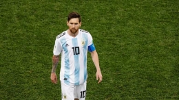 Lionel Messi tertunduk lesu (Dok. fifa.com)