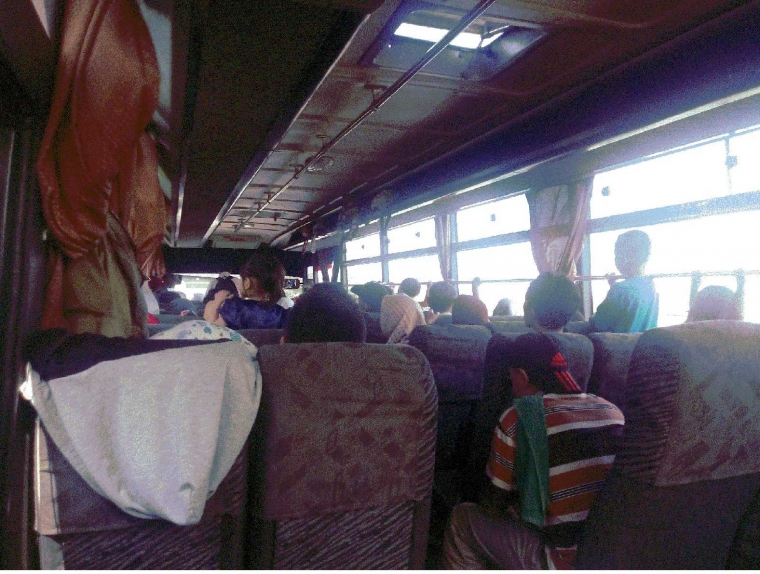 Gambar 2. Suasana bis yang kami gunakan