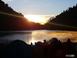 Matahari terbit di Ranu Kumbolo 