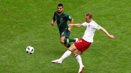 Denmark dan Australia bersaing untuk lolos dari Grup C. FIFA.com