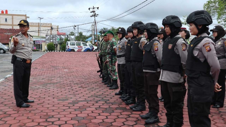 H-1 Pilkada, TNI-Polri Patroli Bersama di Kabupaten Sintang