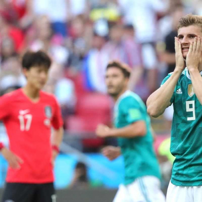 Penyerang Jerman seolah tak percaya bahwa Jerman kalah (Foto: Alexander Hassenstein-FIFA/Getty Images)