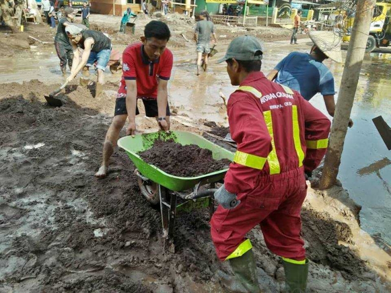 Gotong Royong Pulihkan Banyuwangi (dokpri)