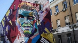 Mural Cristiano Ronaldo di dekat hotel tim Argentina/BBC.com