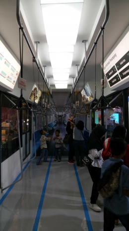 Replika Gerbong MRT di Anjungan DKI Jakarta (Photo : Haritsauliarahman)