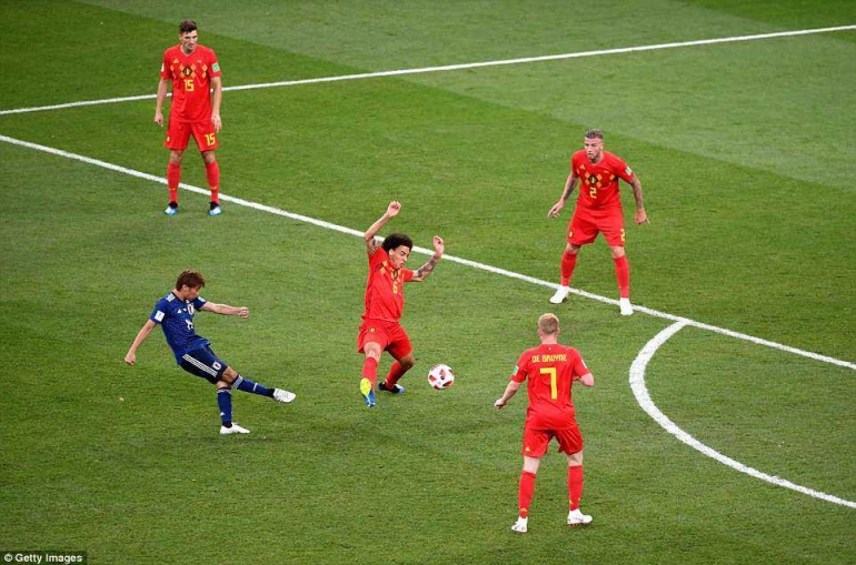 Takeshi Inui mencetak gol indah ke gawang Belgia/Dailymail.co.uk