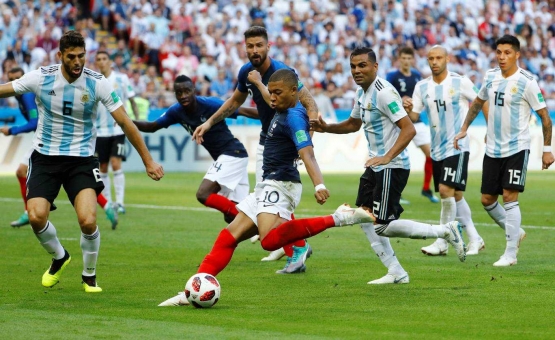 Kylian Mbappe menjadi momok yang memulangkan Argentina dari Piala Dunia 2018/Dailymail.co.uk