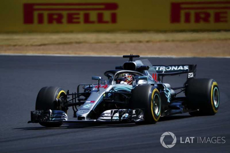 Lewis Hamilton, Sirkuit Silverstone. Sumber : Lat Images