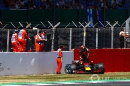 Max Verstappen setelah insiden - sumber : Lat Images