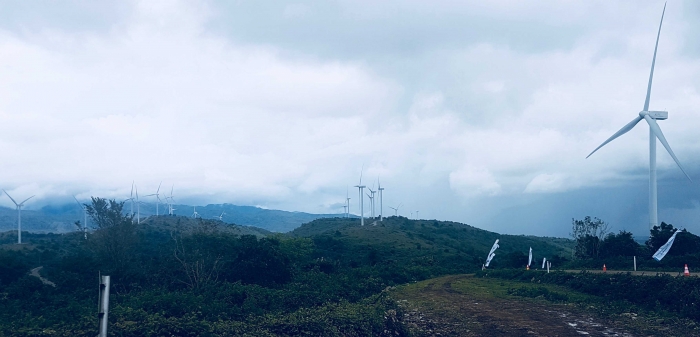 Panorama dua dari tiga ris kincir angin di PLTB Sidrap. (@iskandarjet)
