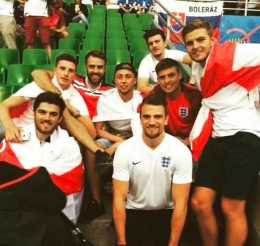 Maguire, dkk mendukung Inggris di Piala Eropa 2016 (Foto: mirror.co.uk)