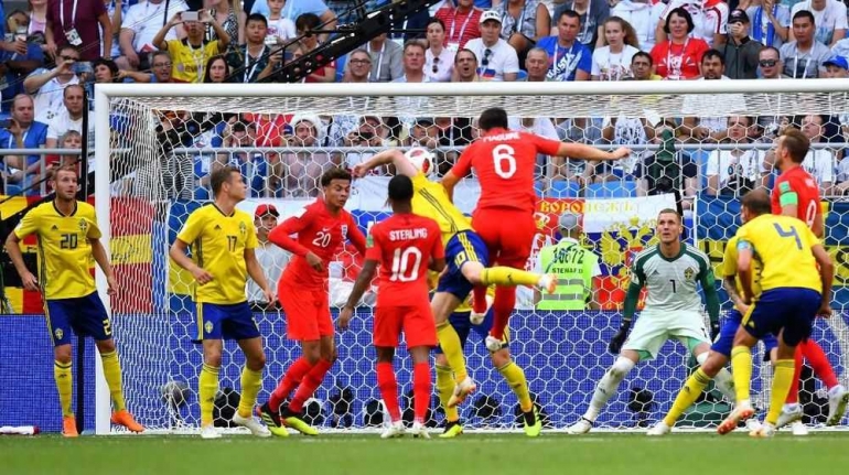 Gol Harry Maguiere untuk Imggris memanfaatkan bola mati /CNBC Indonesia