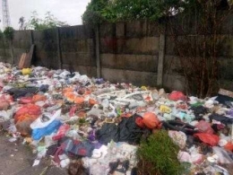 Tumpukan sampah di salahsatu sudut ibukota Kab. Gowa (7/11/2018)