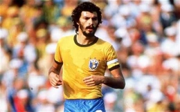 Socrates, gelandang serang tim nasional Brazil PIala Dunia 1982
