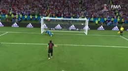  Gol penalti ajaib Modric ke gawang Akinfeev [Foto: screenshot Youtube FMA]