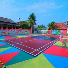 Lapangan badminton Kampung Cempaka (sumber: Instagram kampungcempakaasiangames)