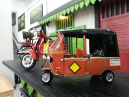 Miniatur Bajai dan lain-lain (Dokumentasi Pribadi)