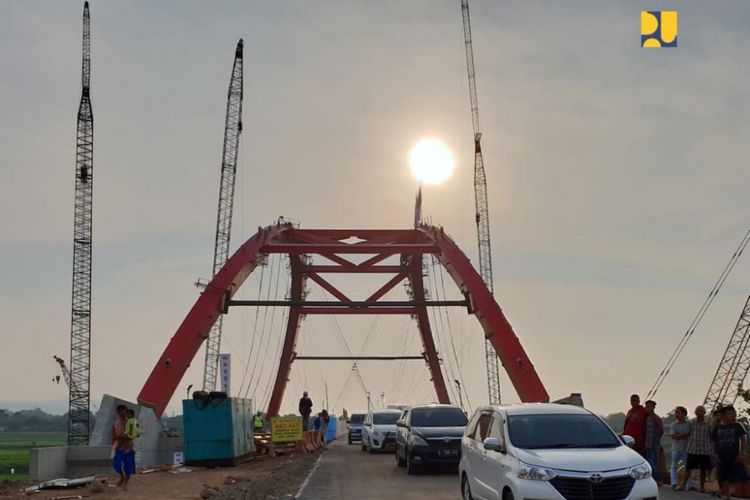 Pada H-2 Lebaran 2018 atau Rabu (13/6/2018), Jembatan Kalikuto di ruas tol Batang-Semarang dibuka secara fungsional dan bisa dilalui arus mudik.