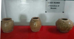 Guci kuno yang ditemukan di Musuk (foto: dok pri)