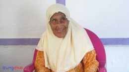 Almarhumah Nenek Amina Sabtu saat saya kunjungi pada 17 Agustus 2017 di kediamannya, Kelurahan Mareku, Kec. Tidore Utara, Kota Tidore Kepulauan. FOTO: Eko Nurhuda
