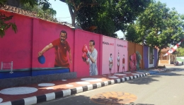 Mural Presiden Jokowi di salah satu bagian tembok (dok. pri).