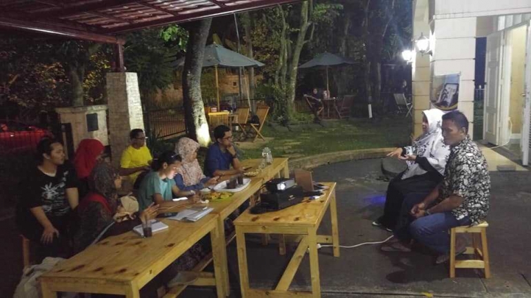 Bincang bersama Ketapels di Telaga Kahuripan Bogor (dok.Ikin School)