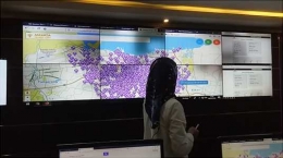 Kami seruangan berdecak kagum melihat banyaknya CCTV yang terhubung dengan sistem Smart CIty Jakarta/dokpri