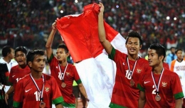 Kali terakhir timnas Indonesia menjadi juara justru di level junior, dengan pelatih tak ternama dan pemain-pemain yang banyak tak dikenal. FOTO: sidomi.com