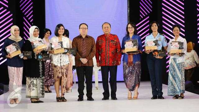 mendapat penghargaan Anugerah Perempuan Hebat Indonesia 2017 (dok.liputan6.com)