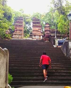 Gerbang Pemakaman. pic : garasijogja.com
