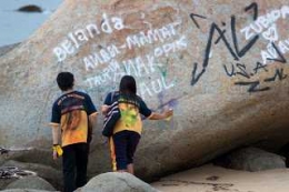  Vandalisme di tempat wisata benteng alam? Yohanes Kurnia Irawan/suarapetualang.blogspot.com