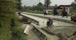 Betonisasi jalan Jasinga - Tenjo Kabupaten Bogor