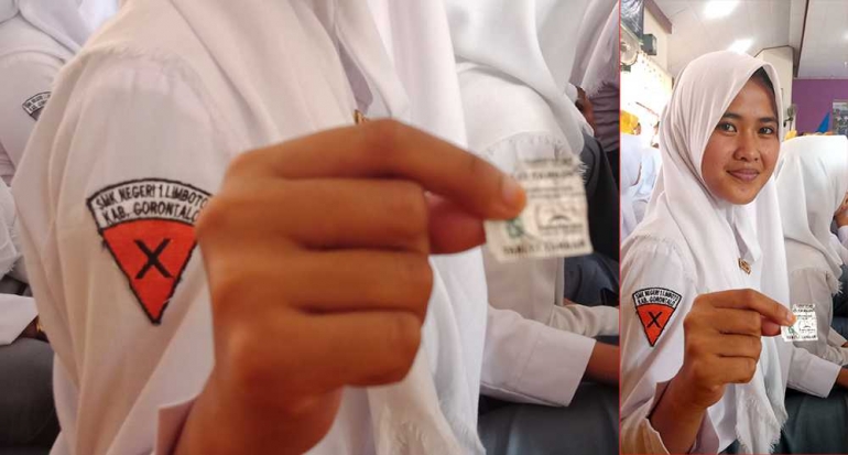 Tablet tambah darah ditunjukkan Yustya siswi SMKN I Limboto, Gorontalo. (Foto GANENDRA)