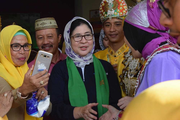 Menkes Nila Moeloek di SMKN I Limboto, Gorontalo, 16 Juli 2018. (Foto GANENDRA)