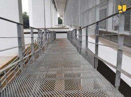 Ramp di Stadion GBK yang lebar dengan tingkat elevasi yang ramah disabilitas/foto dari www.pu.go.id