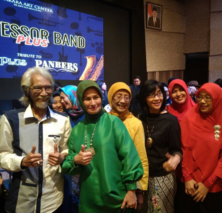 Eksistensi dan Kemahiran Para Guru Besar Bermain Musik Eksistensi dan Kemahiran Para Guru Besar Bermain Musik