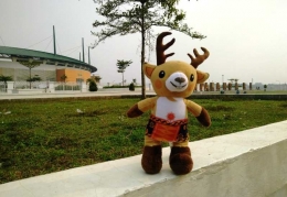 Maskot Asian Games 2018, Atung The Deer, siap menyambut di Stadion Pakansari Cibinong, Bogor (foto by widikurniawan)