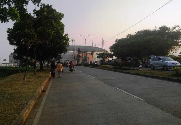 Ini jalan yang akan anda lalui jika menuju Stadion Pakansari dari arah pintu tol Sentul (foto by widikurniawan)