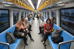 Rombongan menjajal LRT Palembang. Gambar milik pribadi.