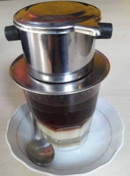 Aku suka cara penyajian kopi Vietnam (dokpri)
