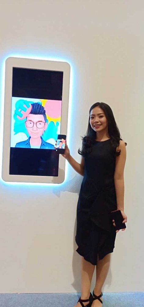 Deskripsi : Fitur Imoji OPPO Find X I Sumber Foto : dokpri