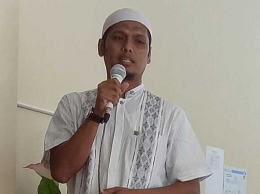 Dr. rar. net Ilham Maulana, S. Si. Sedang menyampaikan Tausiyah, Sabtu (12/8). (Dokumentasi Pribadi) 