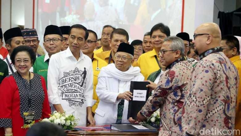 Jokowi dan KH Ma'ruf Amin resmi mendaftar ke KPU (gambar news.detik.com)